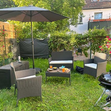 Cozy Apartment With Garden In Gelsenkirchen Bagian luar foto