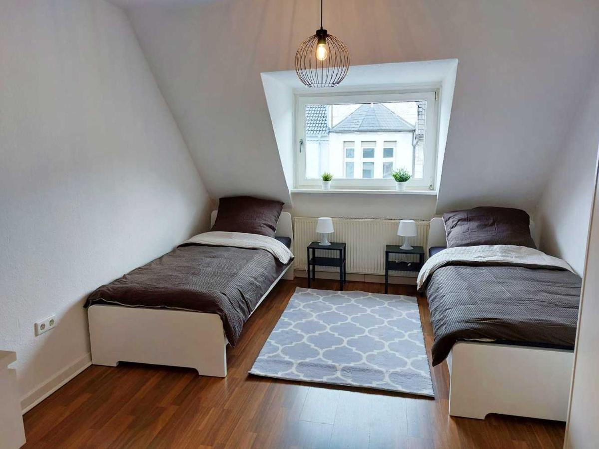 Cozy Apartment With Garden In Gelsenkirchen Bagian luar foto