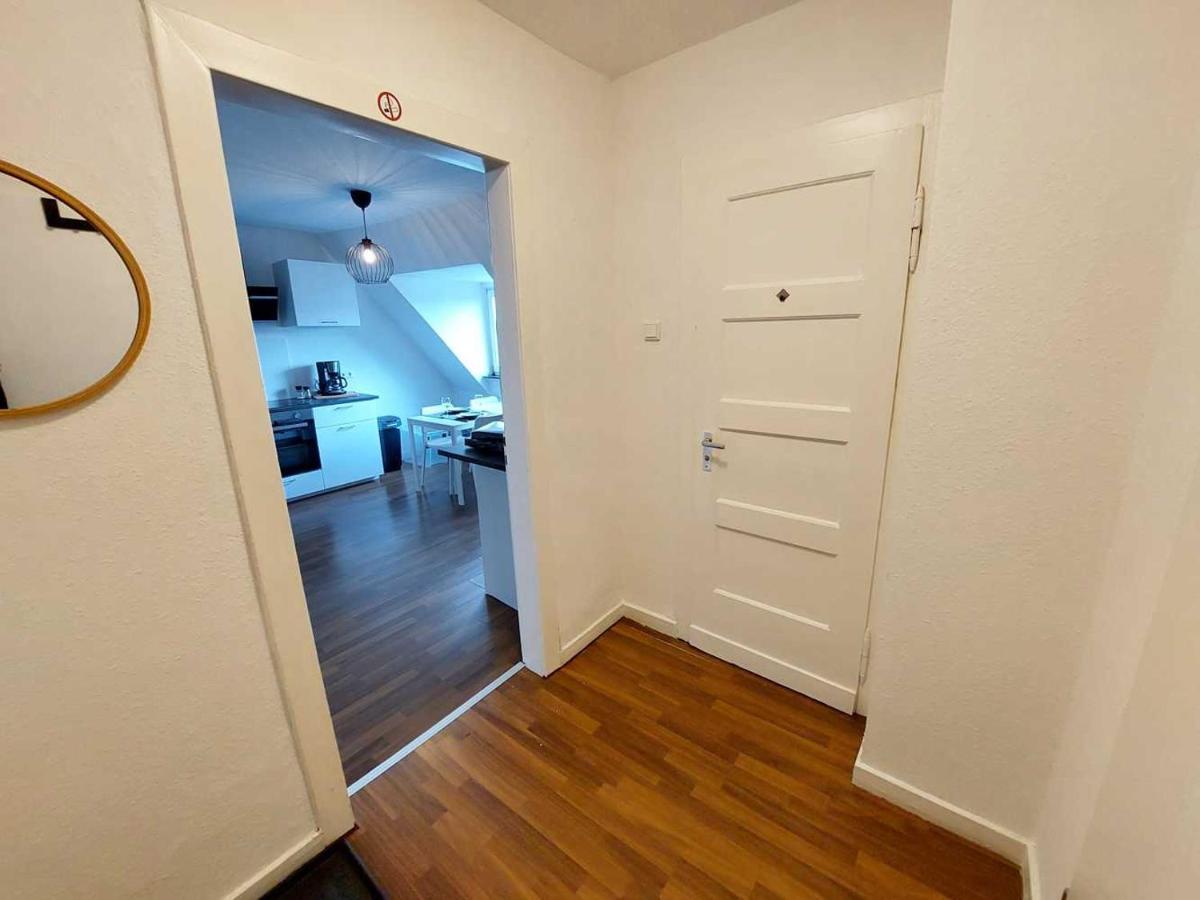 Cozy Apartment With Garden In Gelsenkirchen Bagian luar foto