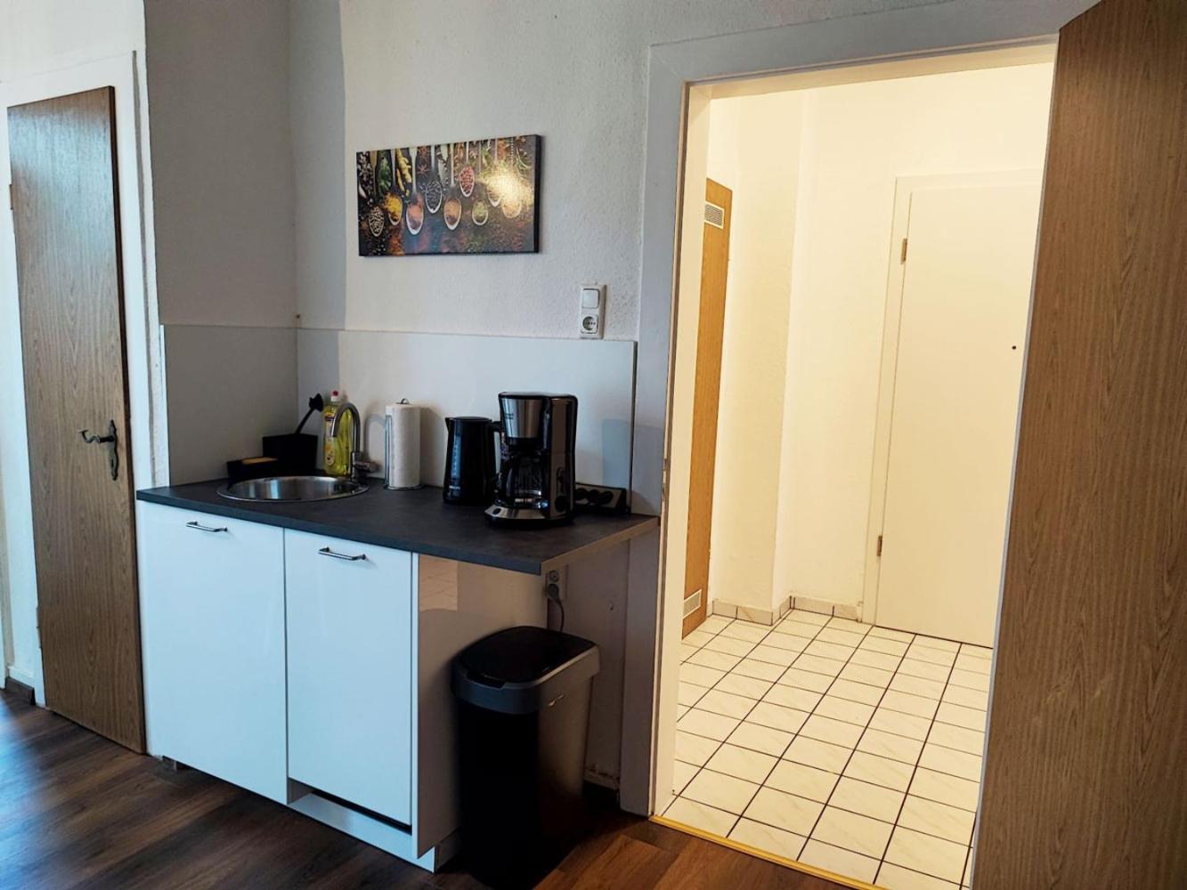 Cozy Apartment With Garden In Gelsenkirchen Bagian luar foto