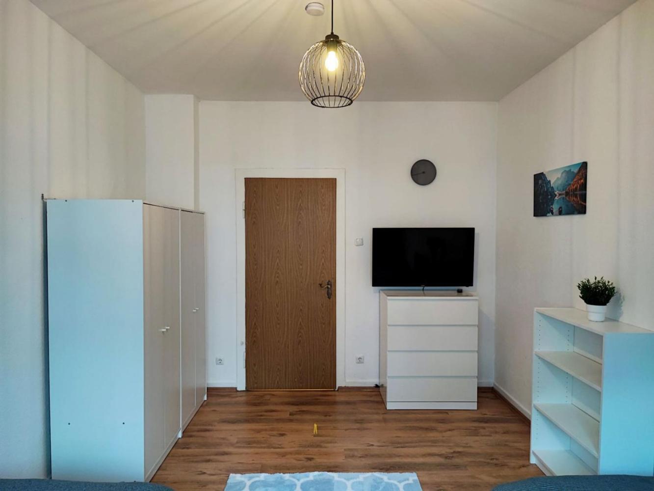 Cozy Apartment With Garden In Gelsenkirchen Bagian luar foto