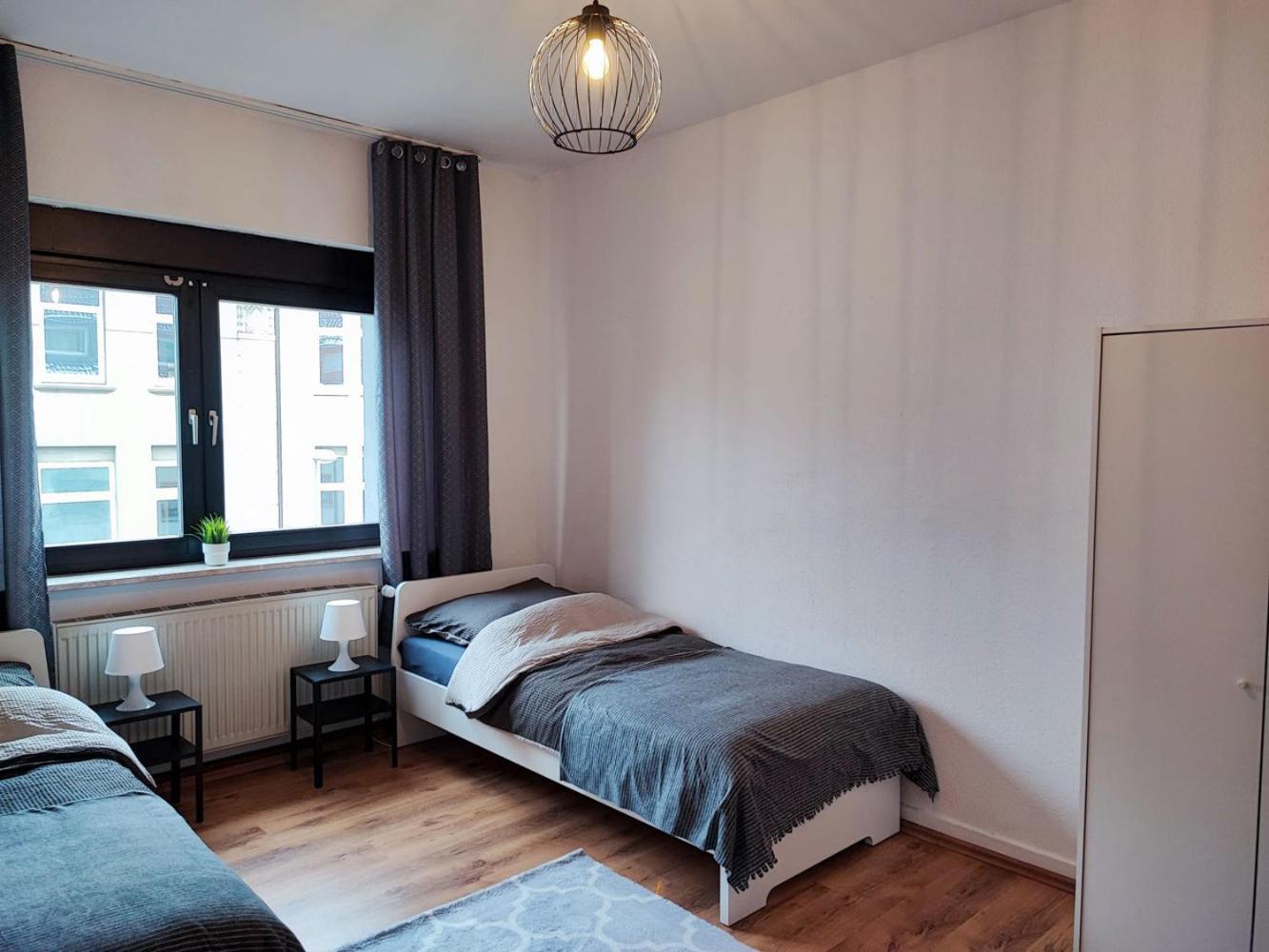 Cozy Apartment With Garden In Gelsenkirchen Bagian luar foto