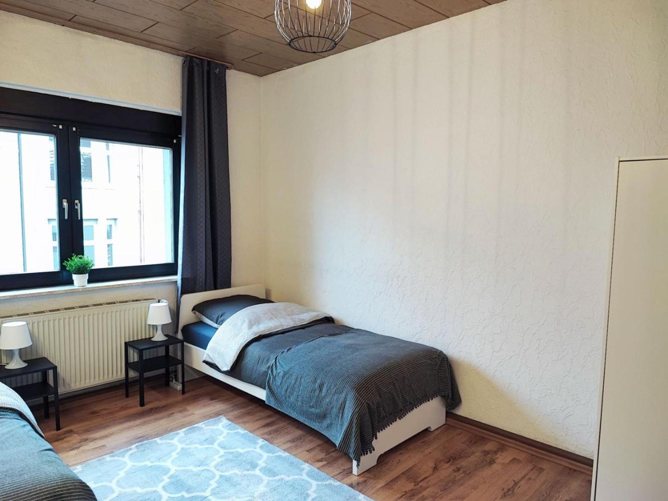 Cozy Apartment With Garden In Gelsenkirchen Bagian luar foto